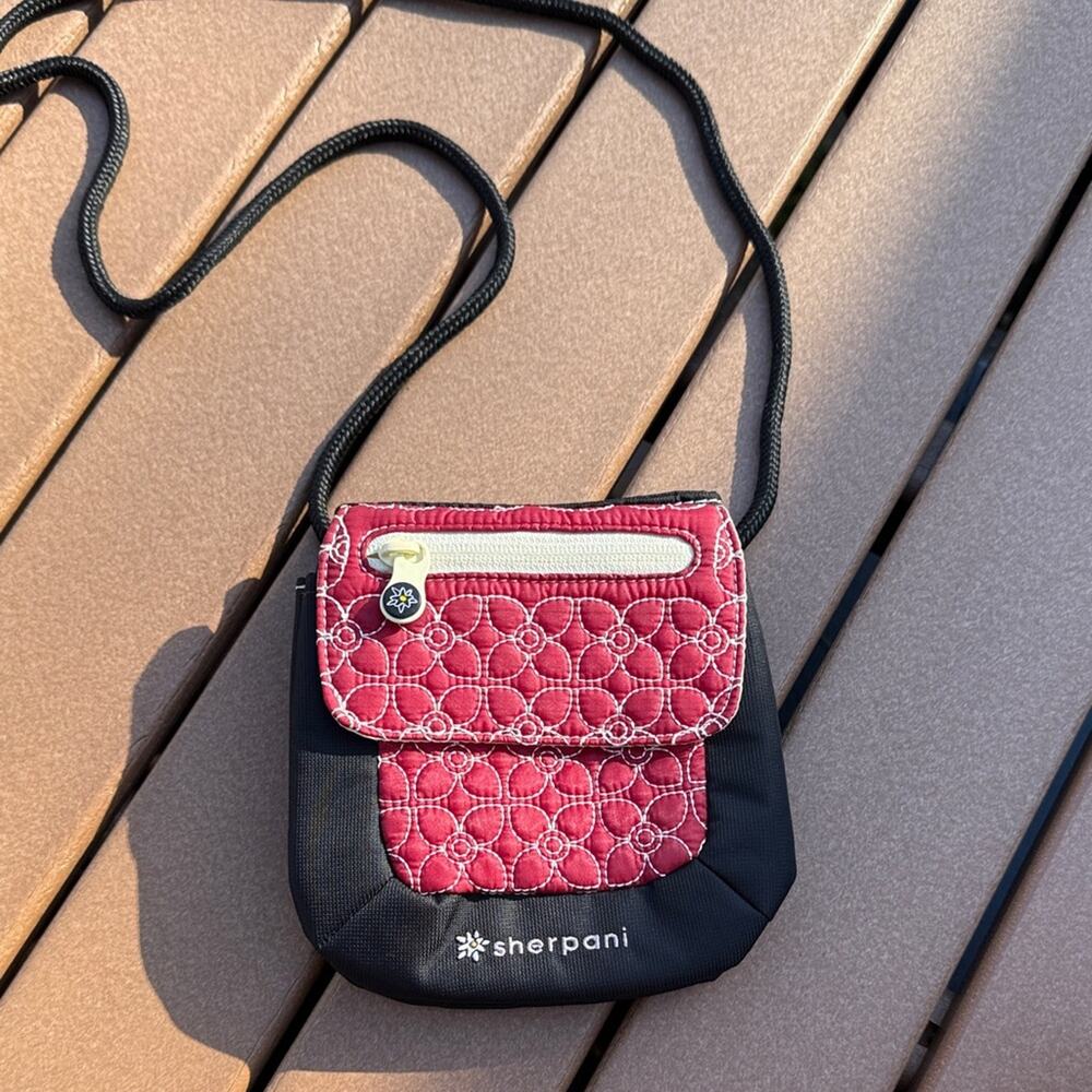 Sherpani Quilted Red and Black Crossbody Bag